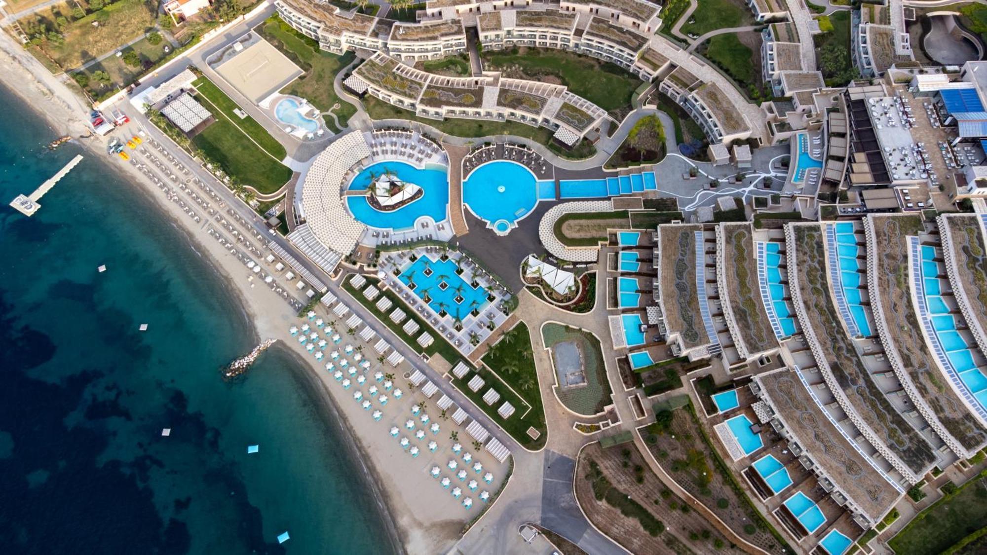Miraggio Thermal Spa Resort Paliouri Ngoại thất bức ảnh Aerial view of the resort